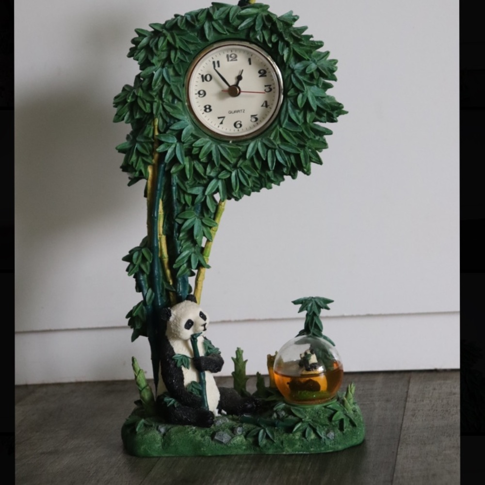 RARE Vintage CADONA giant panda bear Quartz clock